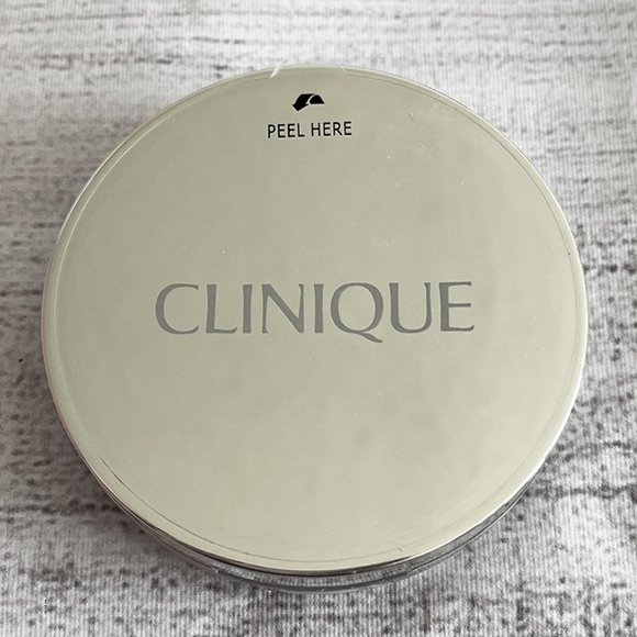 CLINIQUE Superpowder Double Face Makeup Foundation 07 Matte Neutral .35 oz NWT - Picture 2 of 3